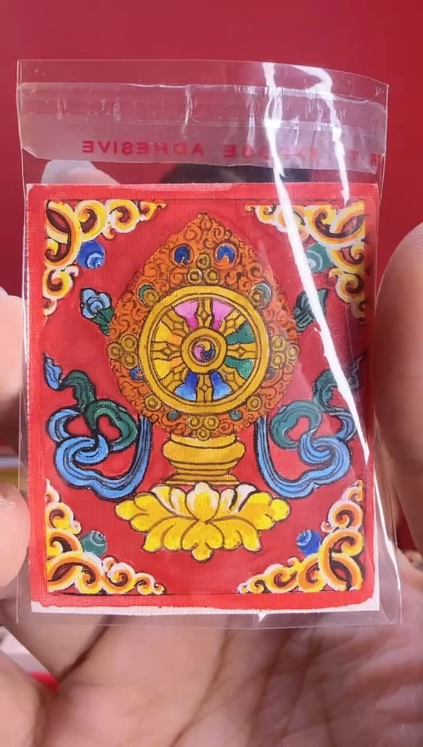 吊坠金轮-热贡纯手绘唐卡