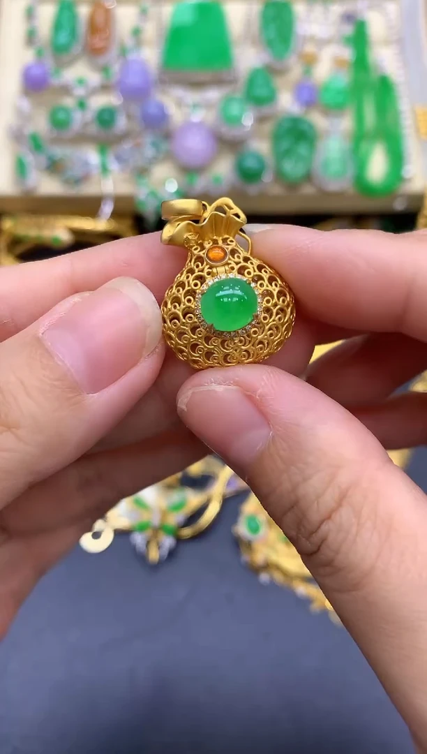 颈饰18K金镶嵌翡翠341-中国好珍宝