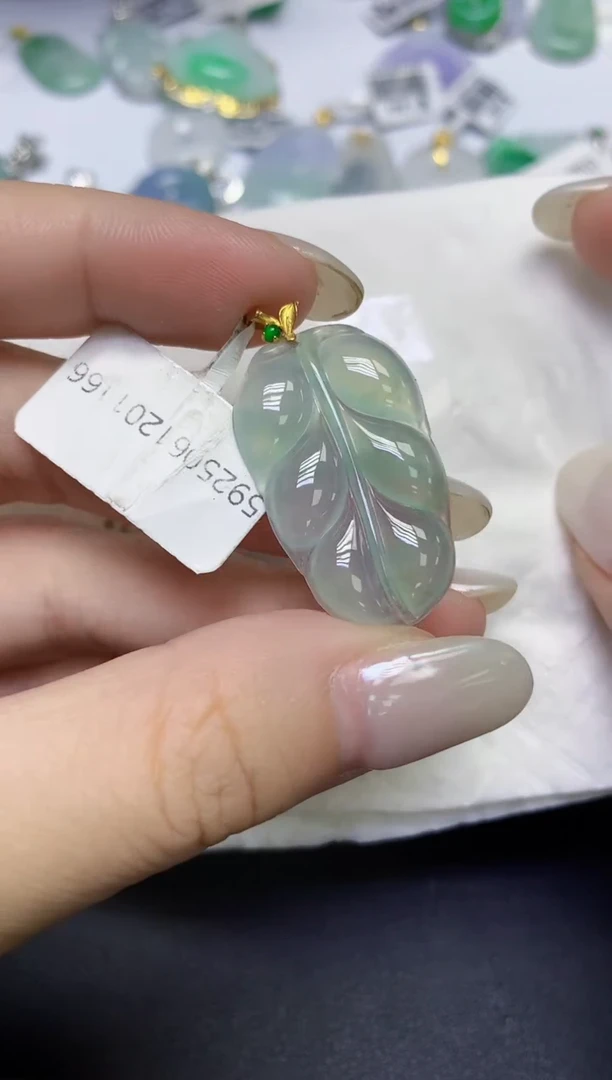 颈饰18K金镶嵌翡翠天然缅甸翡翠A货百元以上9元证书费自理