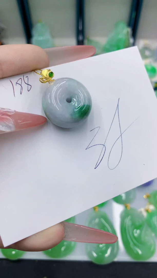 翡翠未镶嵌颈饰11111111111111