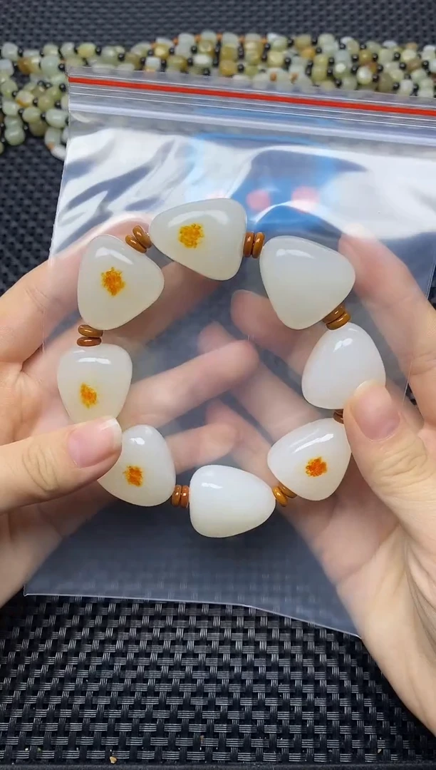 未镶嵌手链和田玉金**通手串