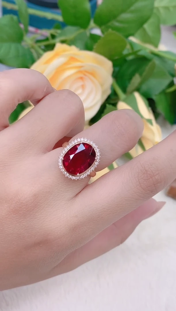 18K金镶嵌碧玺戒指碧玺6.6ct