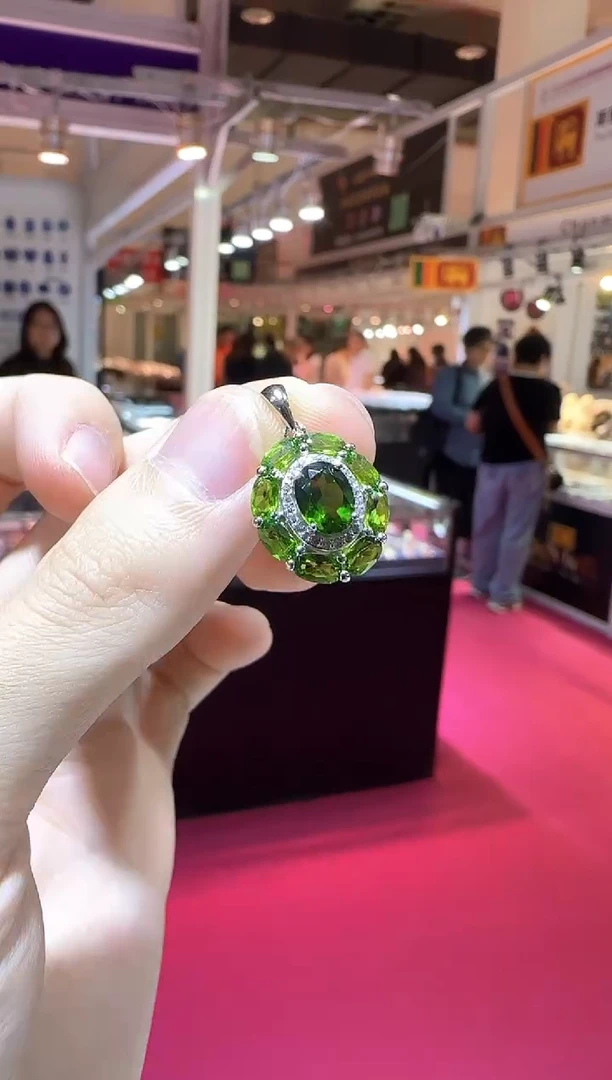 银S925镶嵌透辉石吊坠9*7mm