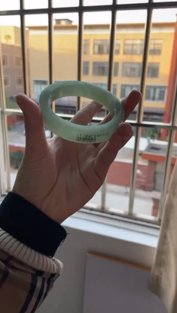 【闪购商品】定制翡翠手镯未镶嵌手镯DDS/发一件