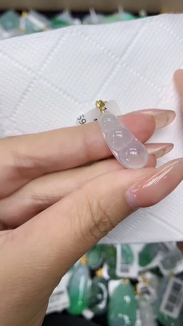 颈饰18K金镶嵌翡翠11111111111