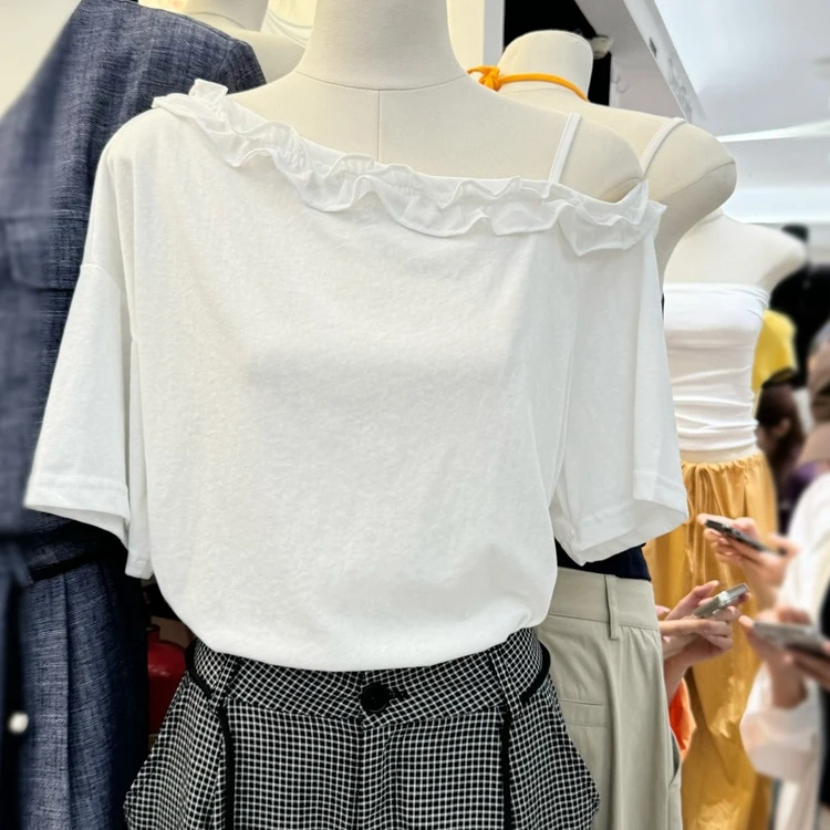 简约风2025夏日温柔风斜肩木耳边吊带套头T恤衫百搭小众上衣女