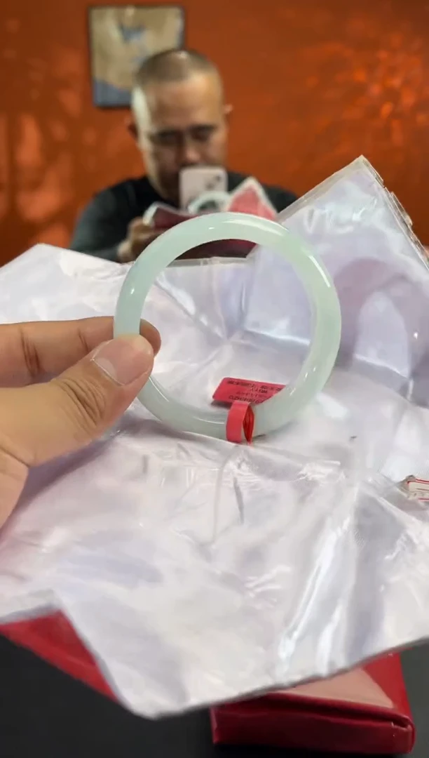 未镶嵌手镯翡翠翡翠手镯