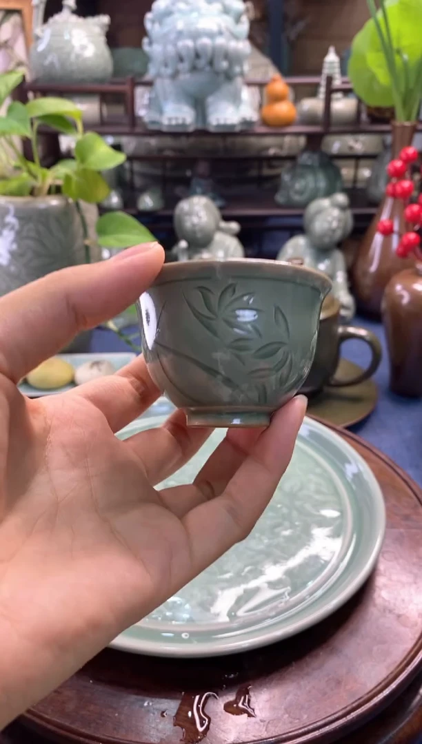 900130 刻花铃铛杯 1只 兰