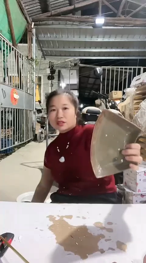 陶瑕疵绿色盘子两个孤品