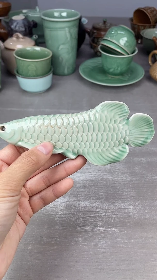 青瓷仓储清仓福利立的起来微微暇