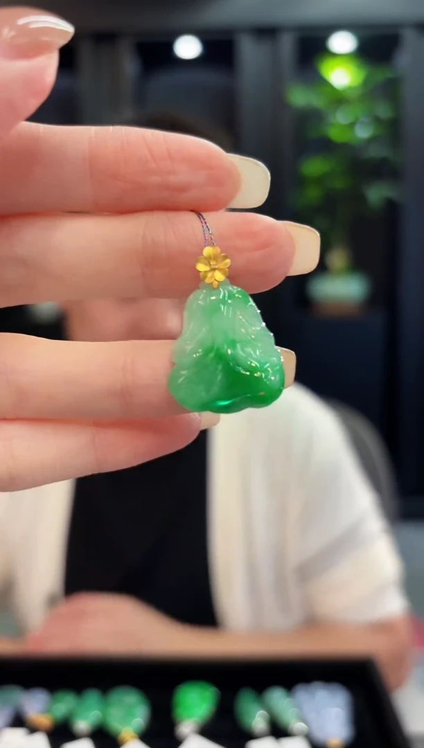 颈饰18K金镶嵌翡翠 缅料A货/支持复检/一件