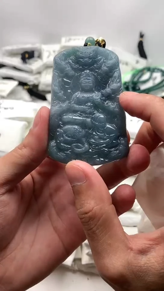 翡翠未镶嵌颈饰普贤