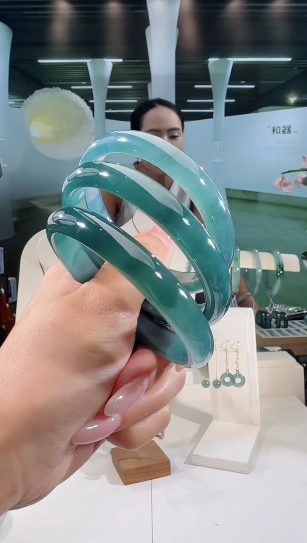 翡翠手镯未镶嵌圈口可选多样性发一条