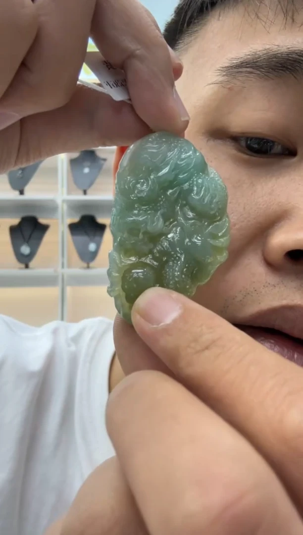 颈饰未镶嵌翡翠天然翡翠A货孤品一件