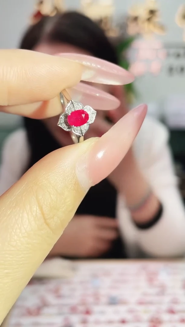 18K金镶嵌戒指红宝石戒指