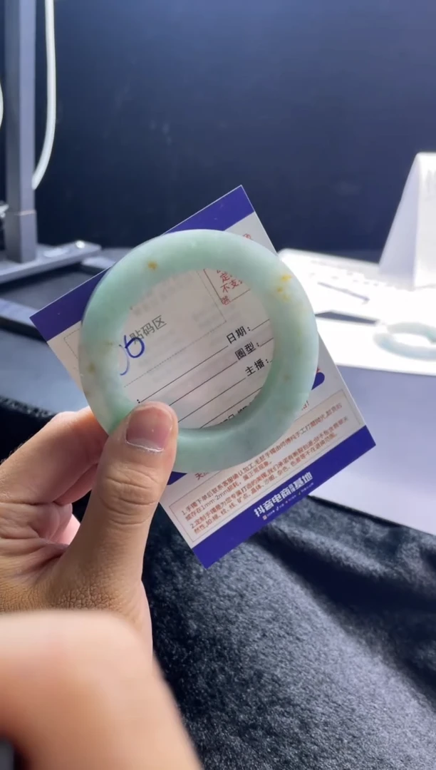 未镶嵌手镯定制翡翠贵****）手镯