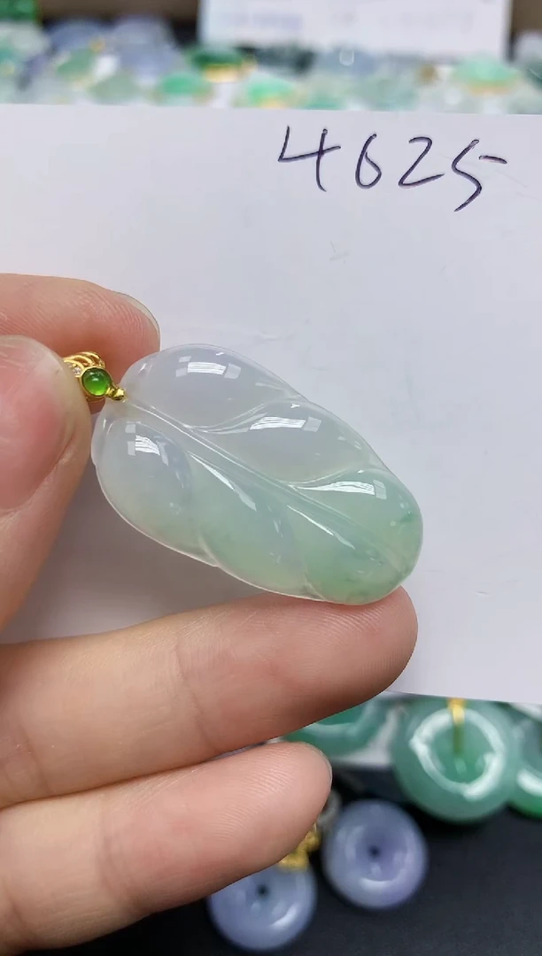 翡翠未镶嵌颈饰天然缅甸翡翠A货