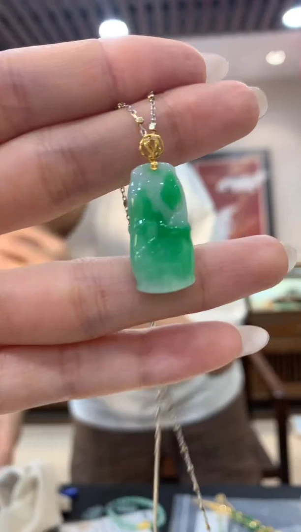 吊坠(不含链)18K金镶嵌翡翠竹节