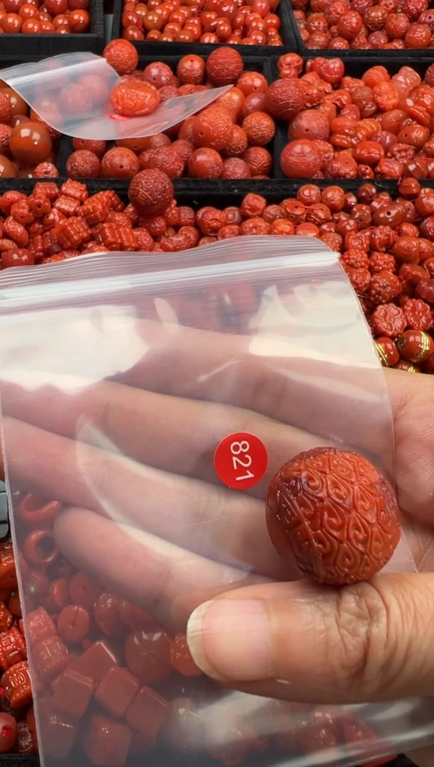 南红玛瑙未镶嵌颈饰幸*?1