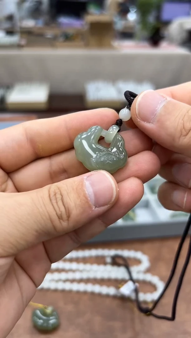 【闪购商品】和田玉吊坠未镶嵌如意锁
