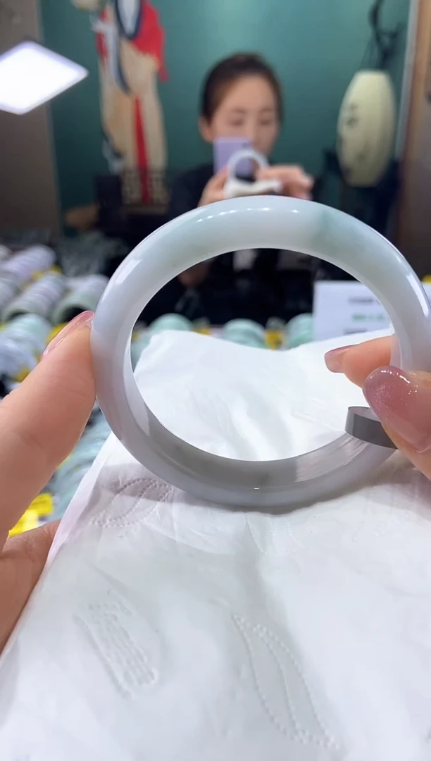 翡翠手镯未镶嵌5758圈口t