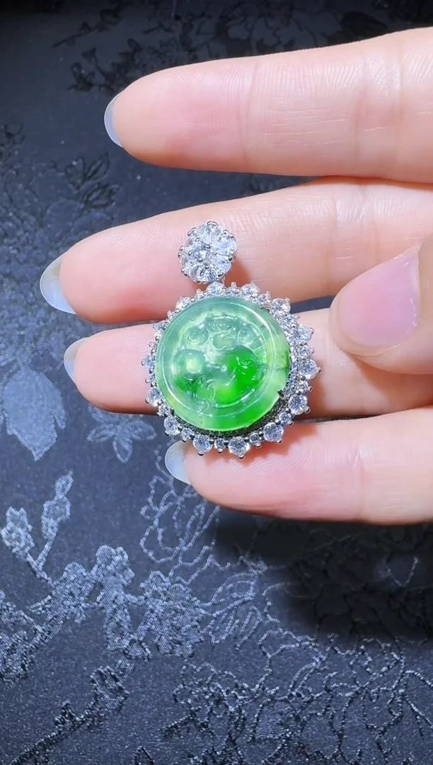 【闪购商品】翡翠项链银S925镶嵌麒麟
