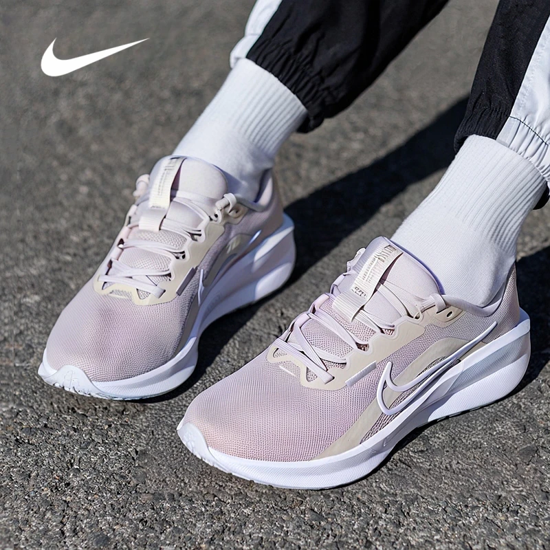 NIKE/耐克跑步鞋女2025春季轻便中老年透气网面妈妈鞋减震运动鞋
