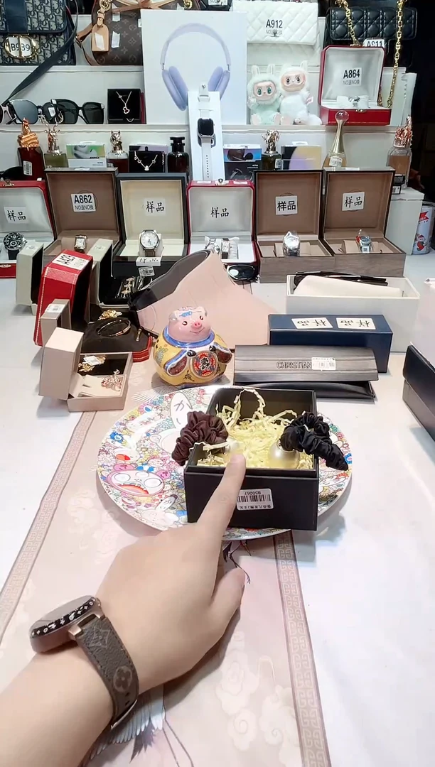 瓷片瓷器 库房到期 全部地板价@@1