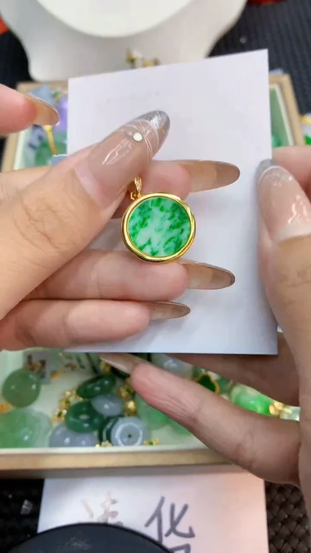 颈饰未镶嵌翡翠1