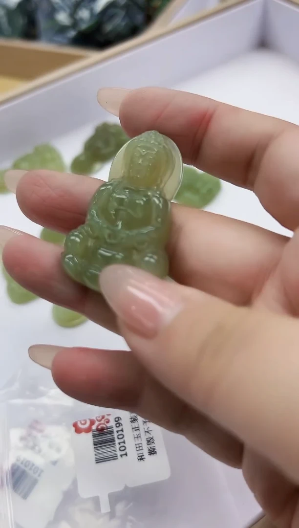 和田玉未镶嵌颈饰07多样性发其一