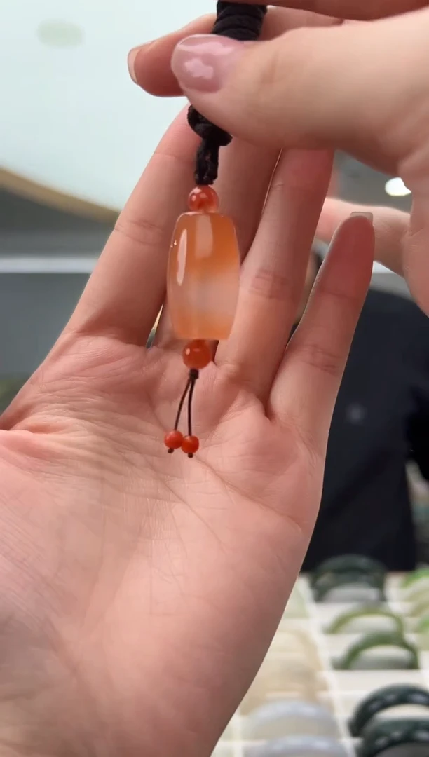 未镶嵌南红玛瑙挂件73