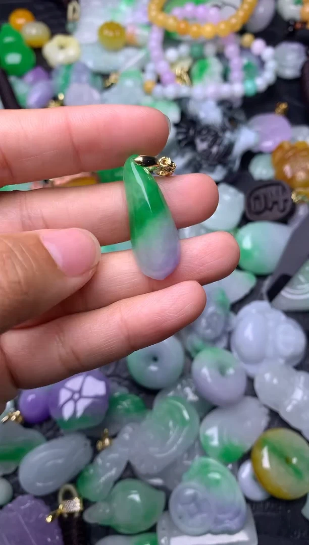 颈饰未镶嵌翡翠缅甸翡翠吊坠