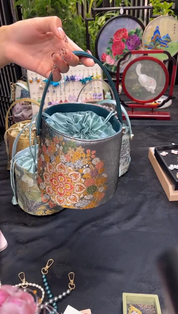 织绣C***苏非遗苏绣饰品