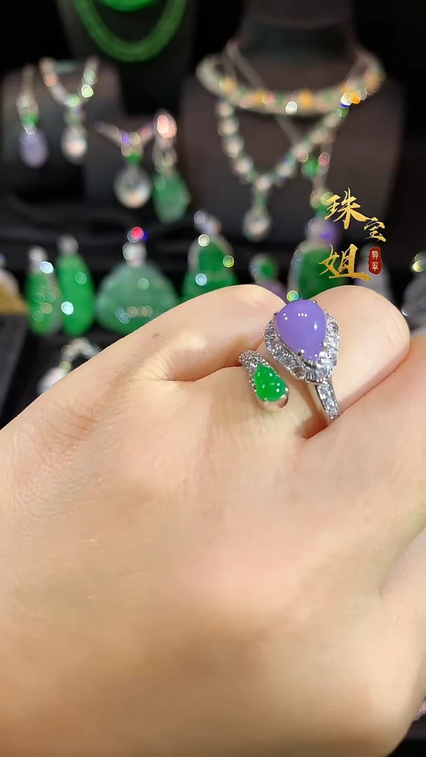 18K金镶嵌戒指翡翠戒指