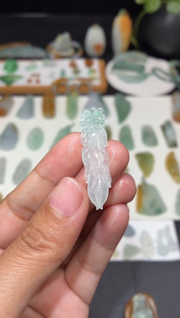 未镶嵌定制翡翠人参