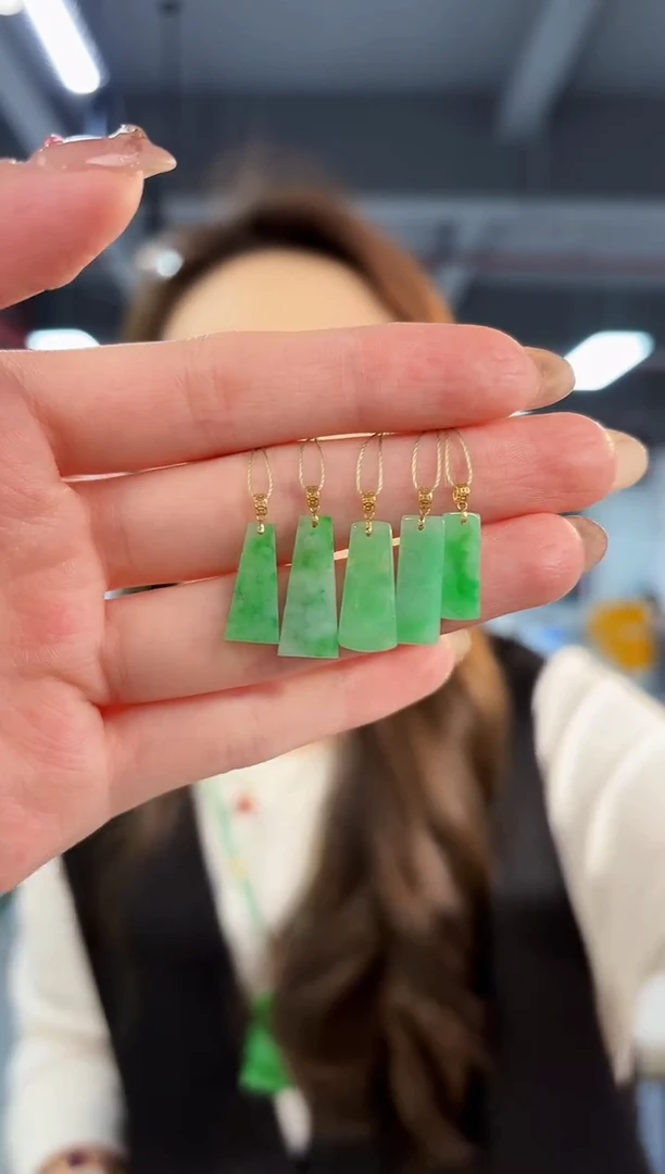 【闪购商品】翡翠颈饰18K金镶嵌9缅料A货/多样性发货/一件