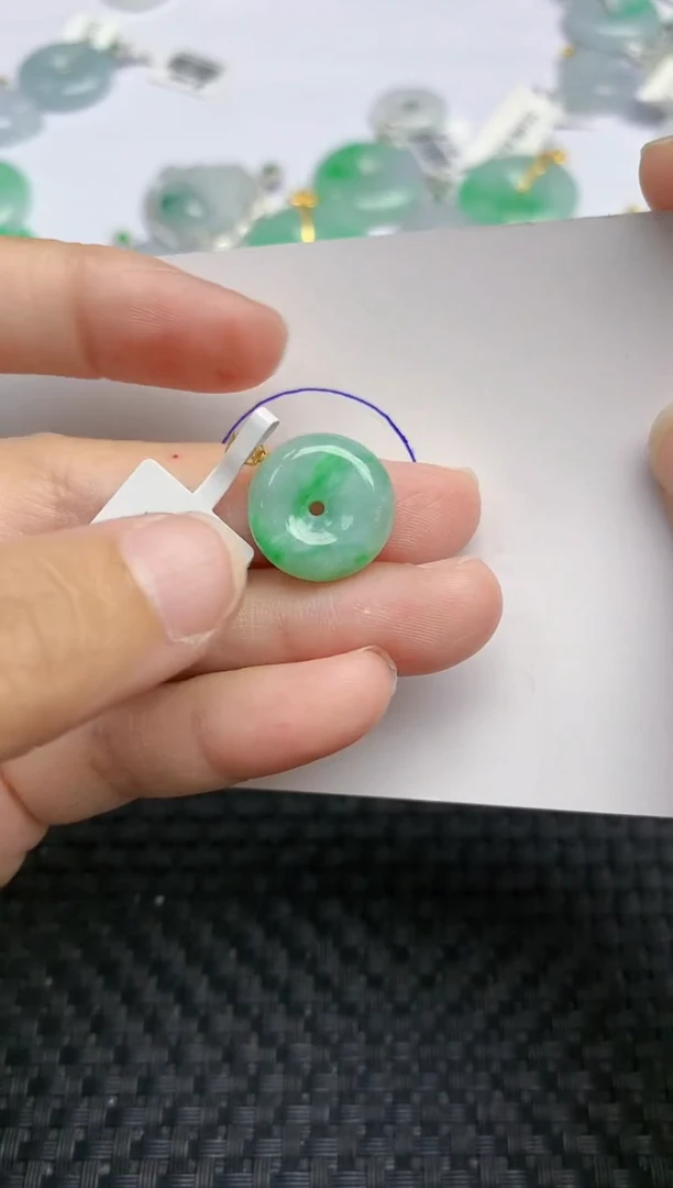 颈饰18K金镶嵌翡翠天然缅甸A货翡翠百元以上9元证书费自理