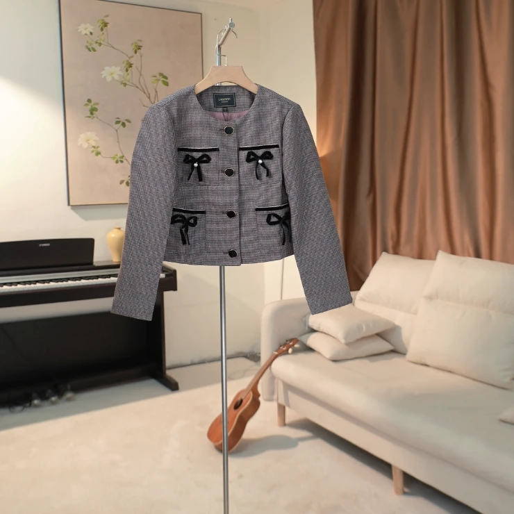 G098 蝴蝶结装饰短款小香风外套女 549H41