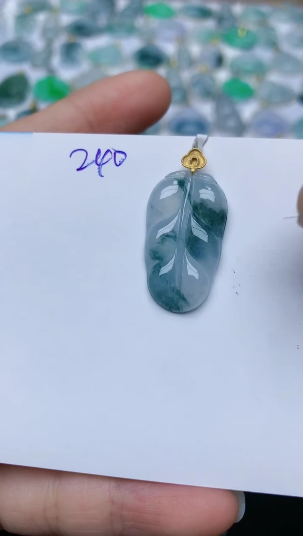 【闪购商品】翡翠颈饰18K金镶嵌天然翡翠A货    240