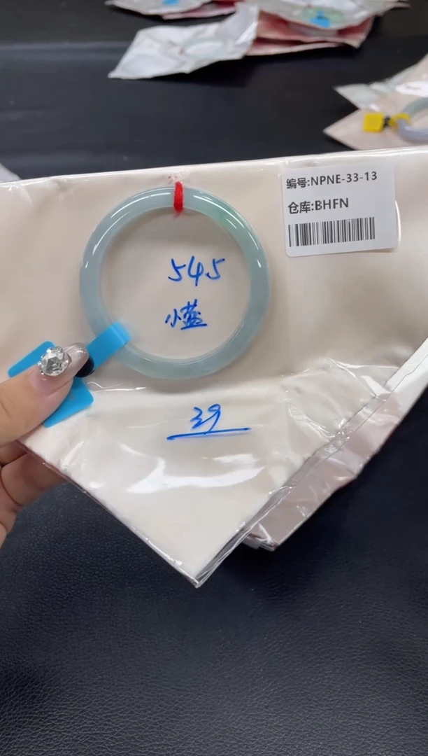 未镶嵌手镯翡翠翡翠手镯