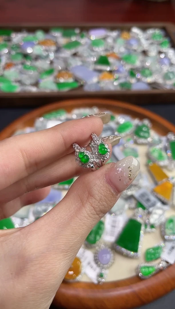 18K金镶嵌翡翠耳饰ZHG00822-01