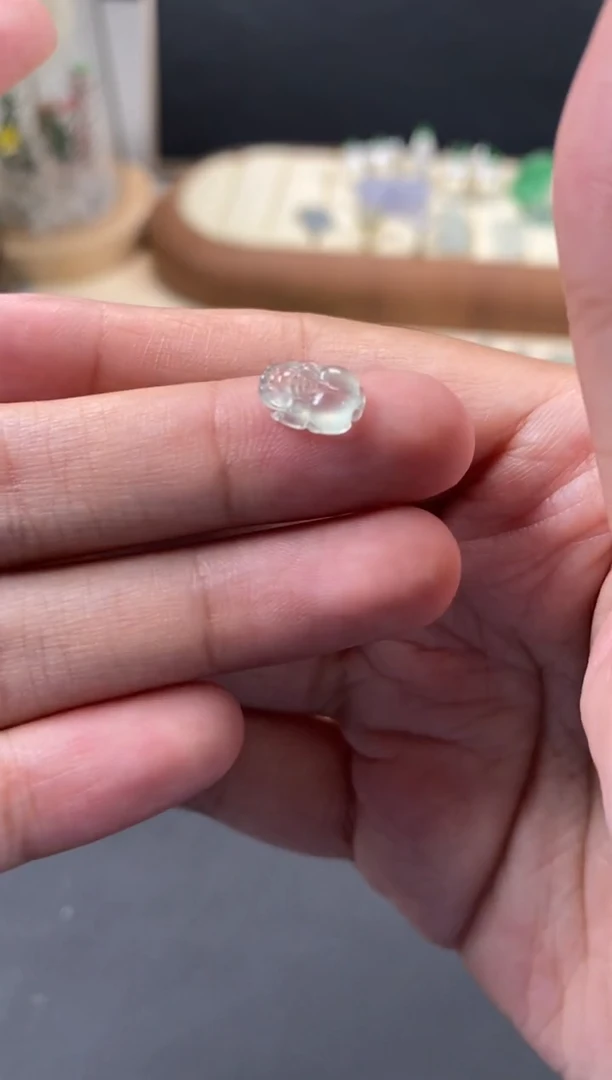 翡翠未镶嵌颈饰翡翠冰种裸石