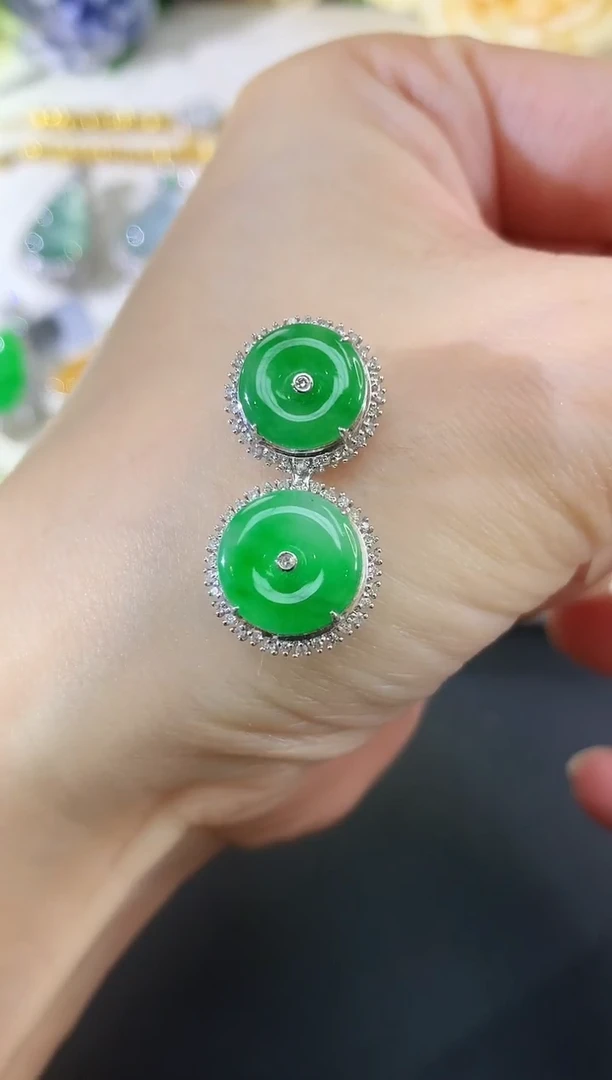 吊坠(不含链)18K金镶嵌翡翠128|7980