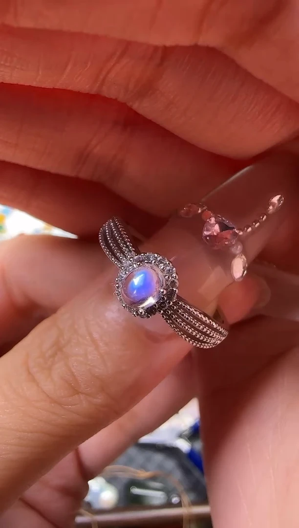 天然辰砂月光石戒指