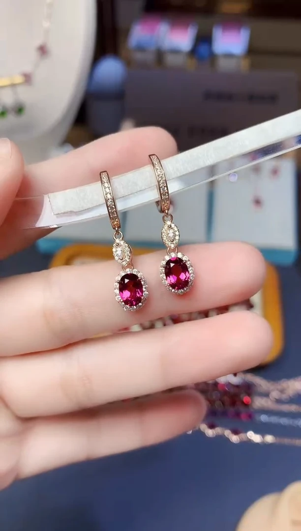 银S925镶嵌耳扣石榴石天然镁铝