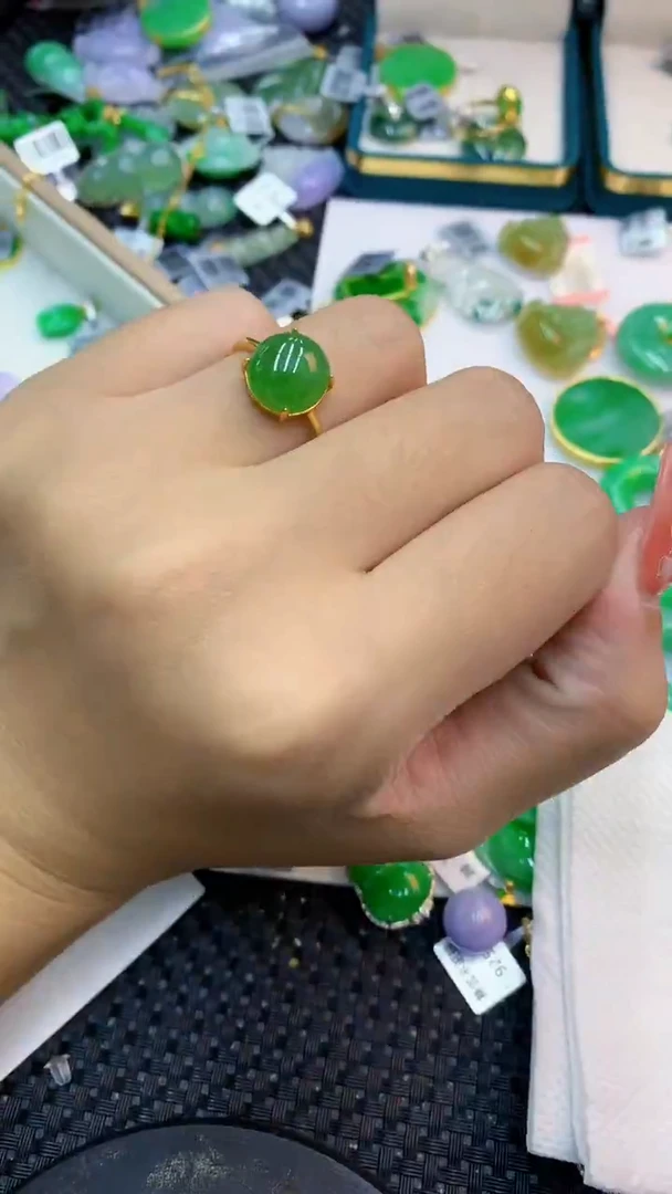 颈饰未镶嵌翡翠1