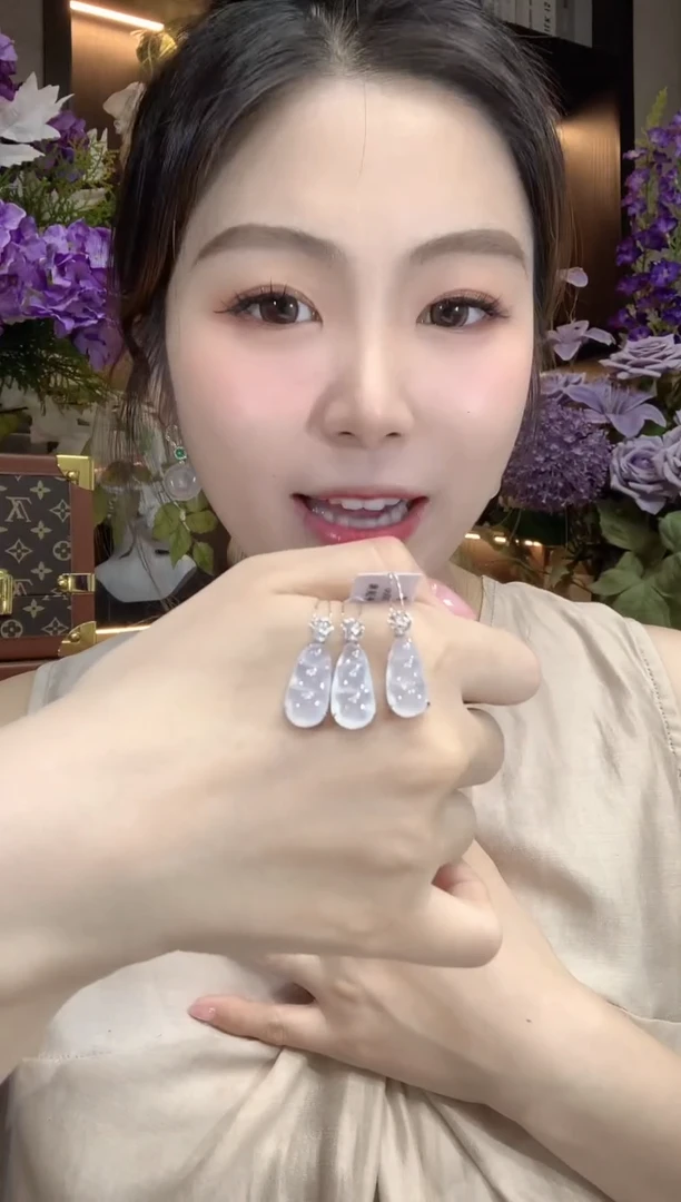 吊坠(不含链)18K金镶嵌翡翠A10翡翠多样性发一件