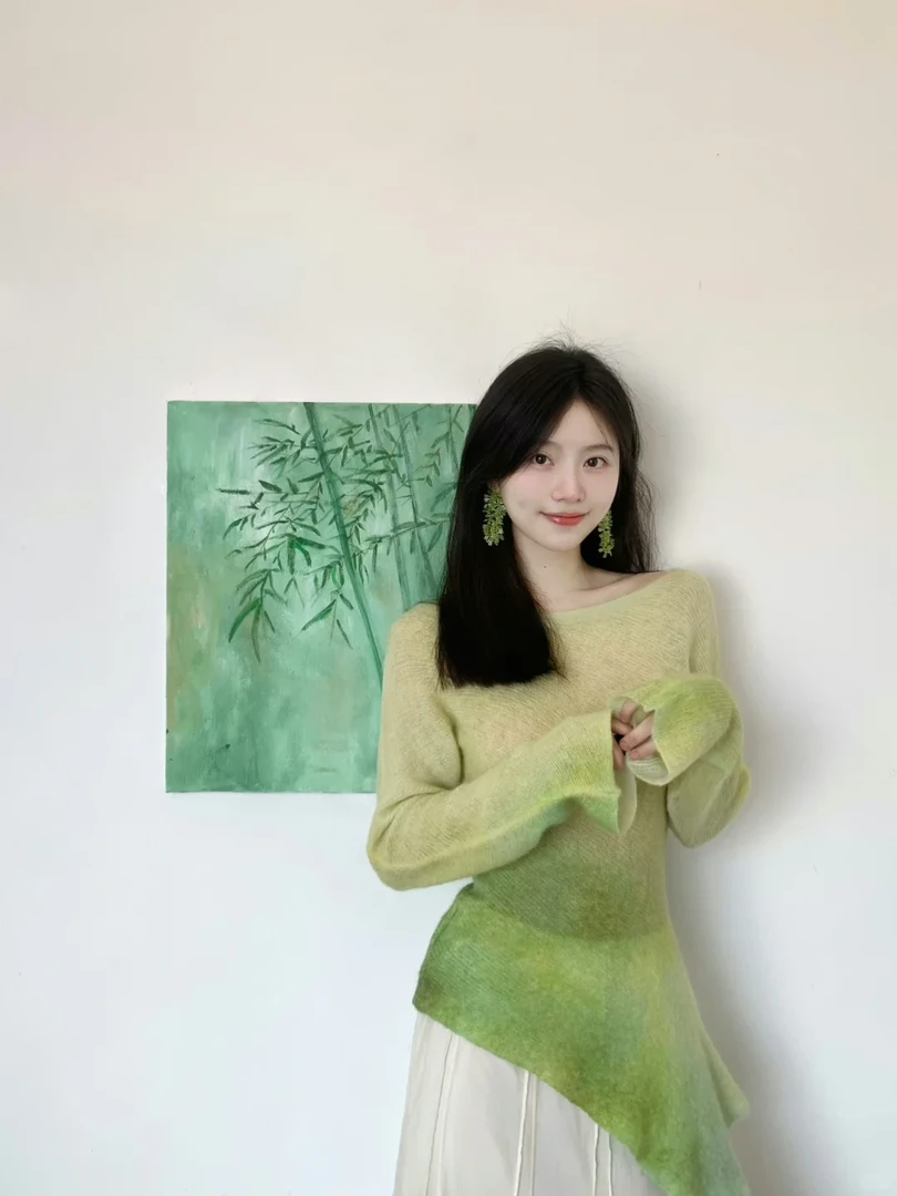 2025春夏新款高级感穿搭渐变色不对称针织衫搭配半身裙气质两件套