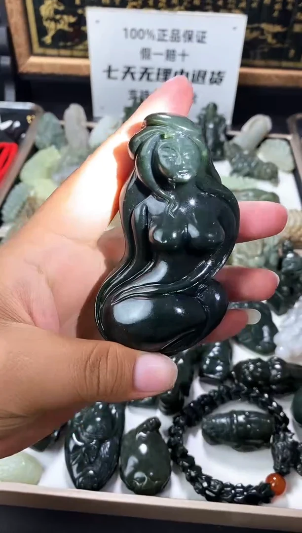 颈饰未镶嵌和田玉1