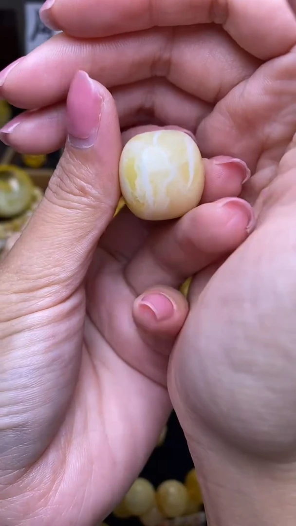 未镶嵌蜜蜡裸石葵.60